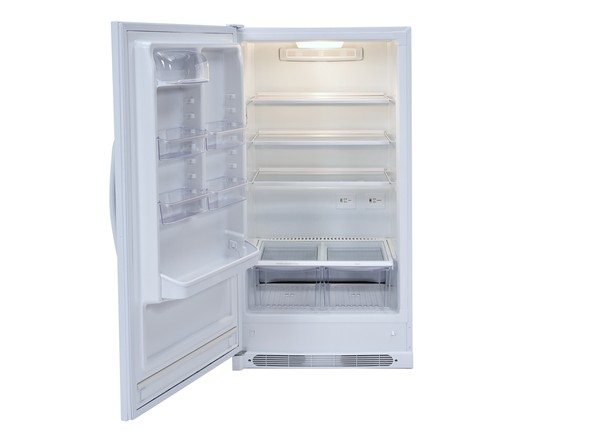 Tủ lạnh n&ecirc;n đặt ở những vị tr&iacute; kh&ocirc; r&aacute;o tr&aacute;nh nhiễm điện