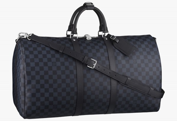 T&uacute;i Louis Vuitton l&agrave; bạn đồng h&agrave;nh ho&agrave;n hảo cho những chuyến du lịch. Ảnh minh họa