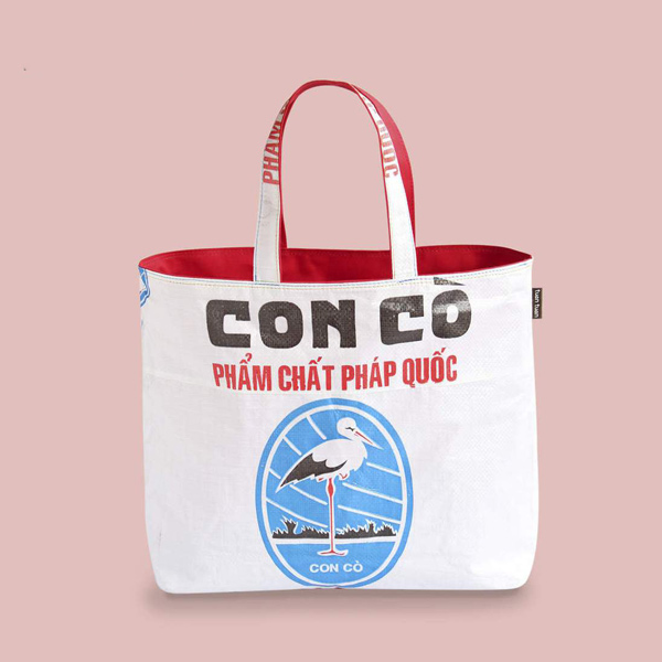 Chiếc túi được bán phổ biến bên ngoài.