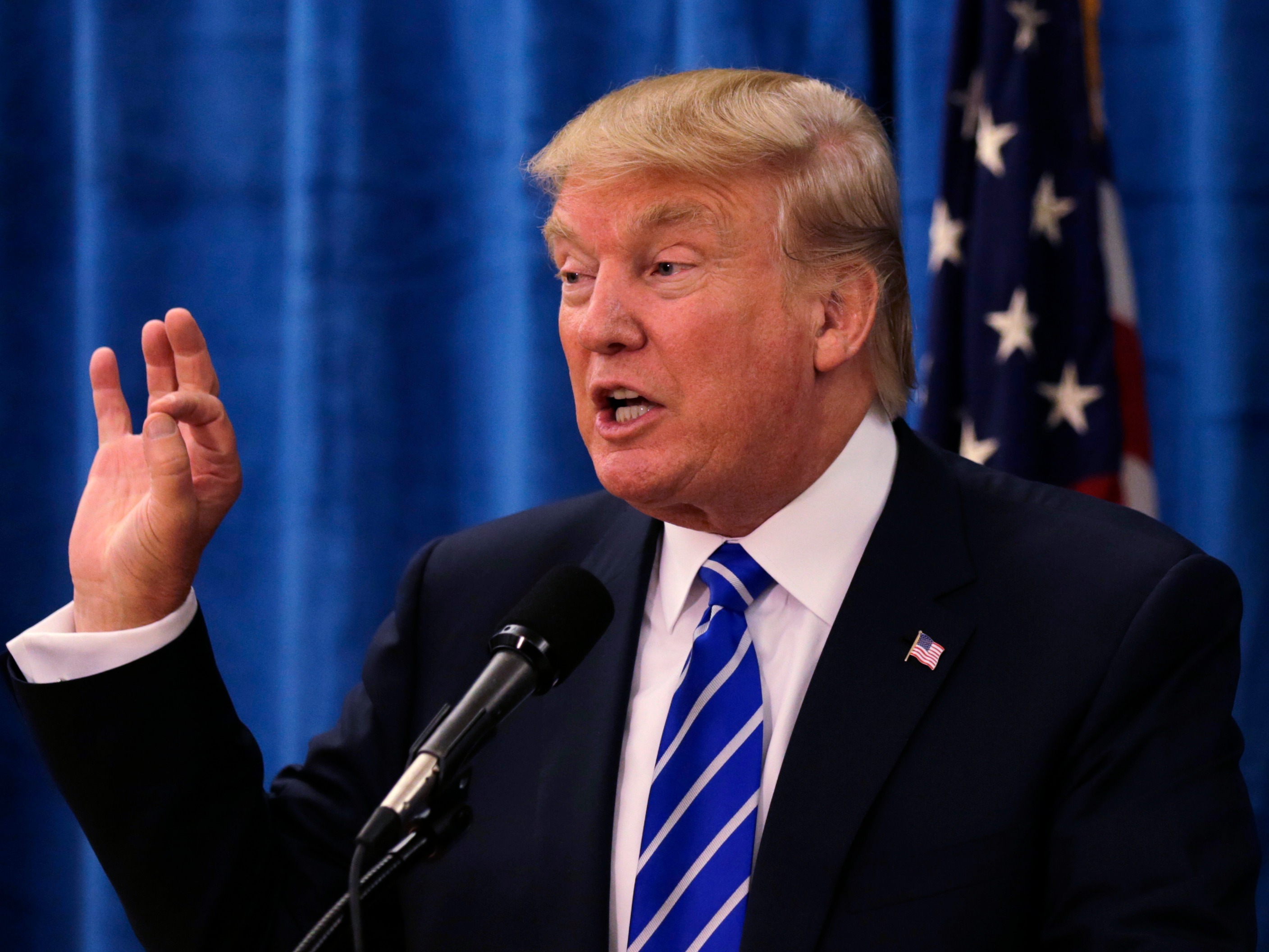 Tỷ ph&uacute; Donald Trump xếp thứ 324 trong bảng xếp hạng c&aacute;c tỷ ph&uacute; thế giới năm 2016