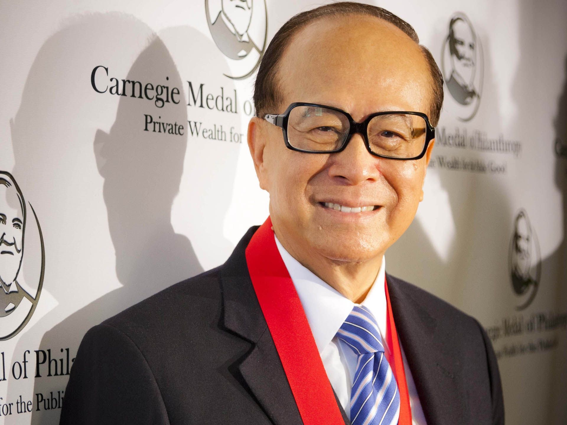 Tỷ ph&uacute; Li Ka-shing trở th&agrave;nh người gi&agrave;u nhất Hong Kong trong 18 năm li&ecirc;n tiếp