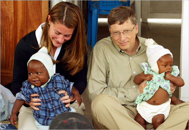 Tỷ phú Bill Gates và vợ n&ocirc;̉i ti&ecirc;́ng với những hoạt đ&ocirc;̣ng từ thi&ecirc;̣n và tuy&ecirc;n b&ocirc;́ kh&ocirc;ng đ&ecirc;̉ lại tài sản thừa k&ecirc;́ cho 3 người  con của mình