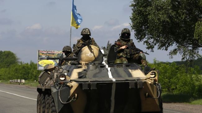 Mỹ hỗ trợ qu&acirc;n sự cho Ukraine