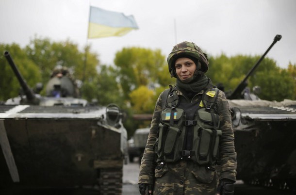 T&igrave;nh h&igrave;nh Ukraine mới nhất: Ukraine c&oacute; thể huy động phụ nữ thực hiện nghĩa vụ qu&acirc;n sự