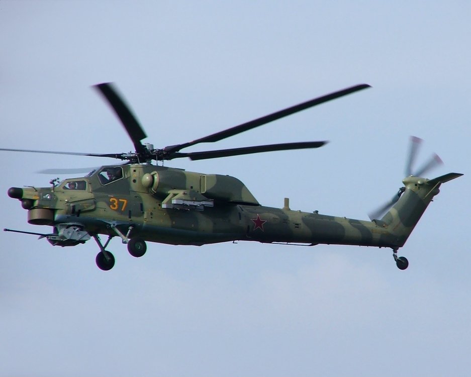 Máy bay trực thăng tấn công Mi-28 Havoc của Nga: Đây được xem là máy bay trực thăng tấn công của lực lượng không quân và quân đội Nga. Thiết bị được trang bị một khẩu pháo tự động bắn đạn 30 mm. Ngoài ra, nó có thể mang 4 tên lửa chống tăng cùng rocket và súng máy gắn bên ngoài