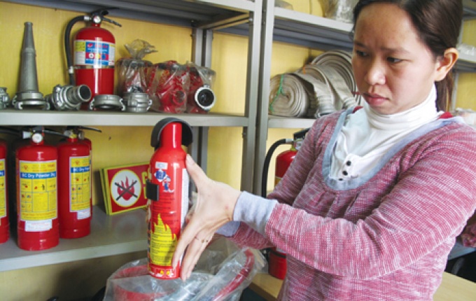 B&igrave;nh cứu hỏa mini như một 