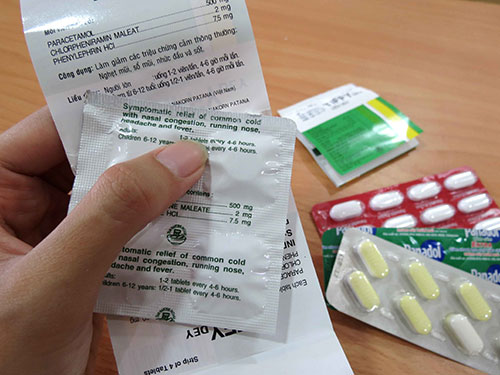 Một trong những vật dụng đi du học kh&ocirc;ng thể thiếu l&agrave; thuốc. Ảnh minh họa