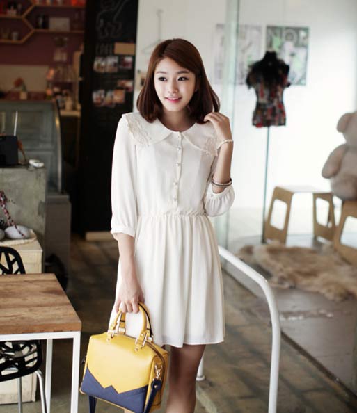 Váy trắng liền thân đơn giản, tinh khôi và thanh lịch