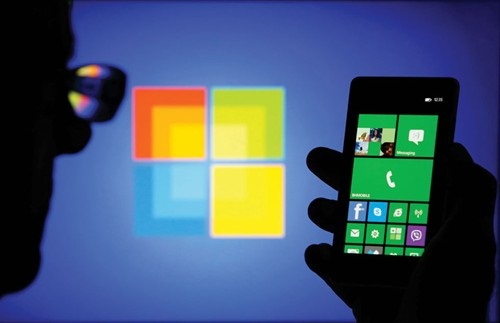 V&igrave; sao Microsoft để Nokia sống?