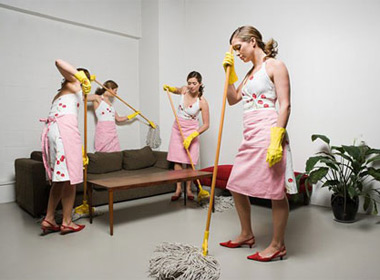 Một trong những việc cần l&agrave;m đ&oacute;n Tết với mọi gia đ&igrave;nh l&agrave; dọn dẹp nh&agrave; cửa