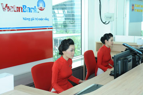 Tổng lợi nhuận trước thuế và sau thuế lần lượt giảm 6,38% và giảm 2,98% so với cùng kỳ năm 2013 Tổng lợi nhuận trước thuế và sau thuế lần lượt giảm 6,38% và giảm 2,98% so với cùng kỳ năm 2013