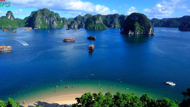 Du lịch tết tại Vịnh Hạ Long đem lại cảm gi&aacute;c mới lạ