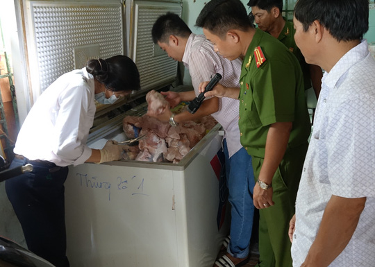 V&uacute; heo thối, thịt động vật bốc m&ugrave;i đ&atilde; bị cơ quan chức năng thu giữ