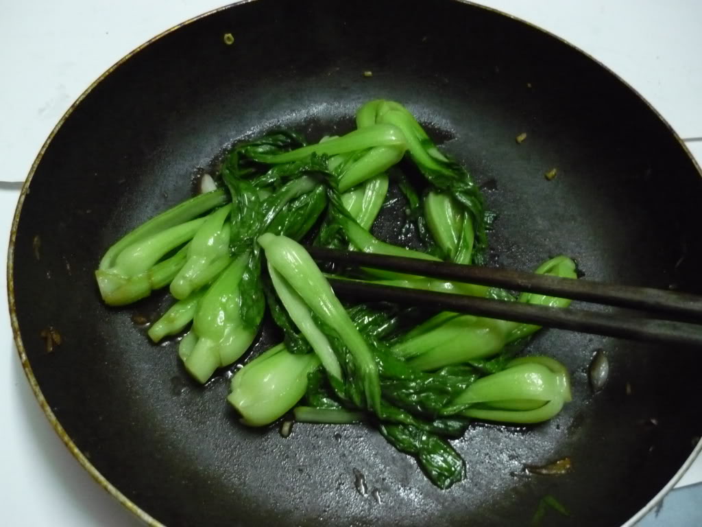 Kh&ocirc;ng n&ecirc;n x&agrave;o rau ngay khi cắt m&agrave; n&ecirc;n để một thời gian