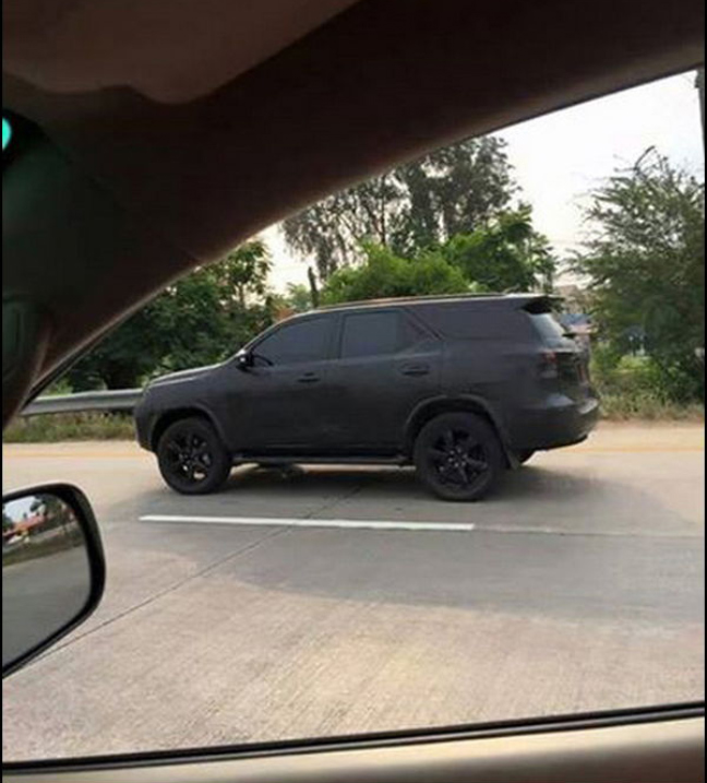 H&igrave;nh ảnh tr&ecirc;n đường chạy thử mới nhất của Toyota Fortuner 2016