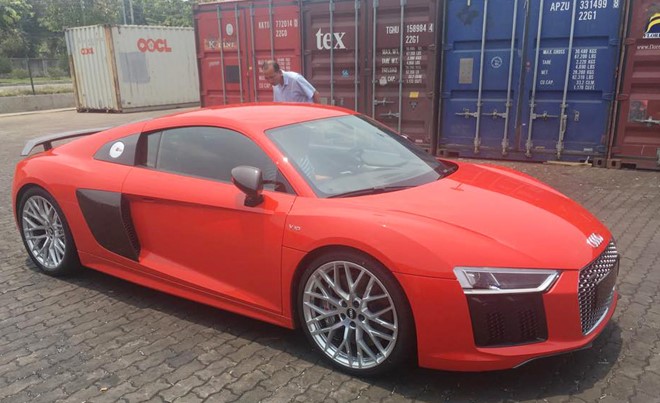 Si&ecirc;u xe Audi R8 V10 Plus 2016 đầu ti&ecirc;n vừa về Việt Nam 