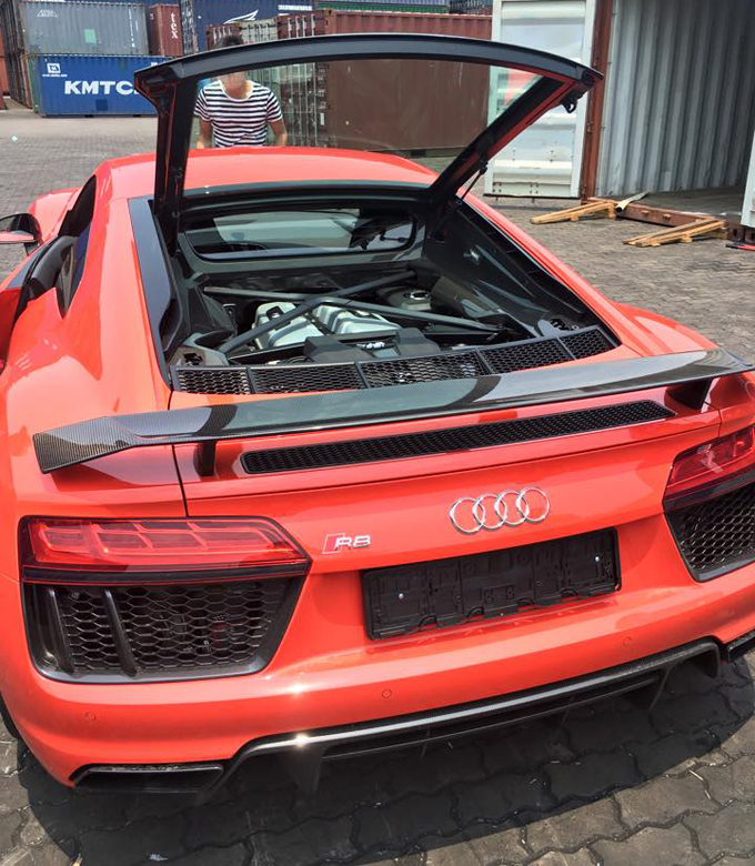 Audi R8 V10 Plus 2015 trang bị động cơ V10 5.2L