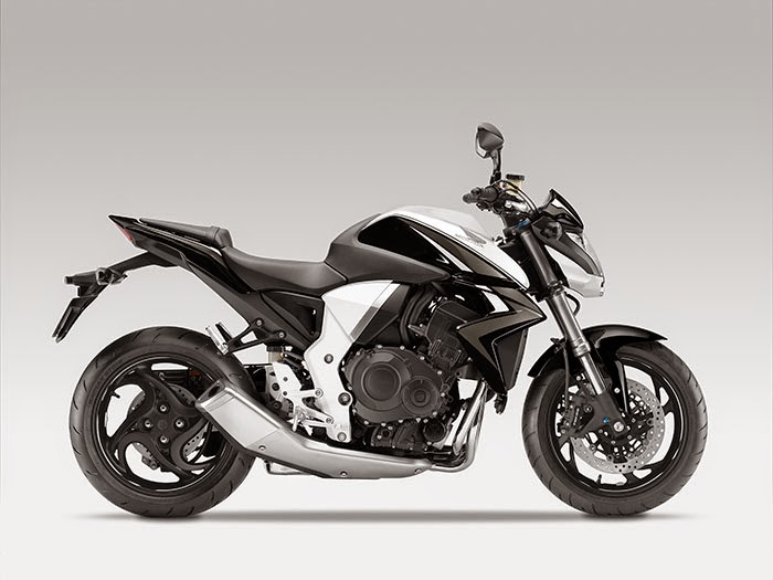 Xe Honda CB1000R ABS 2015 được đánh giá là đối thủ 