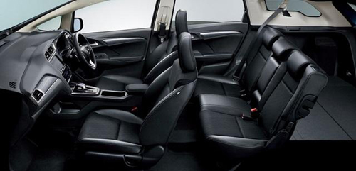 C&aacute;c bảng điều khiển của xe Honda Shuttle được thừa hưởng thiết kế từ Honda Fit 