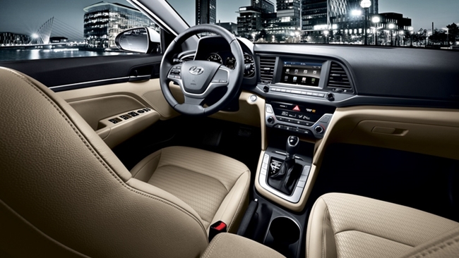 Nội thất tr&ecirc;n Hyundai Elantra 2016 được thiết kế lại