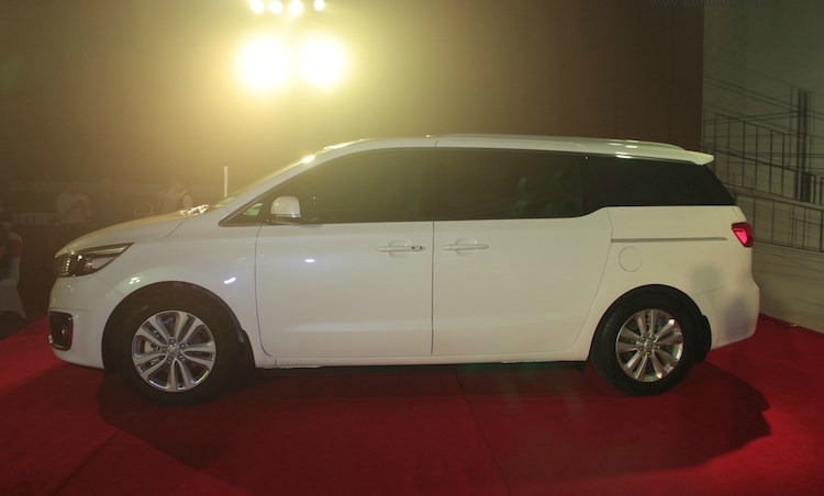 Kia Grand Sedona đem đến cho người sử dụng kh&ocirc;ng gian nội thất rộng r&atilde;i 