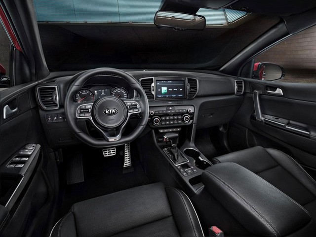 Kia Sportage 2016 sở hữu nội thất c&oacute; kh&ocirc;ng gian đẹp 