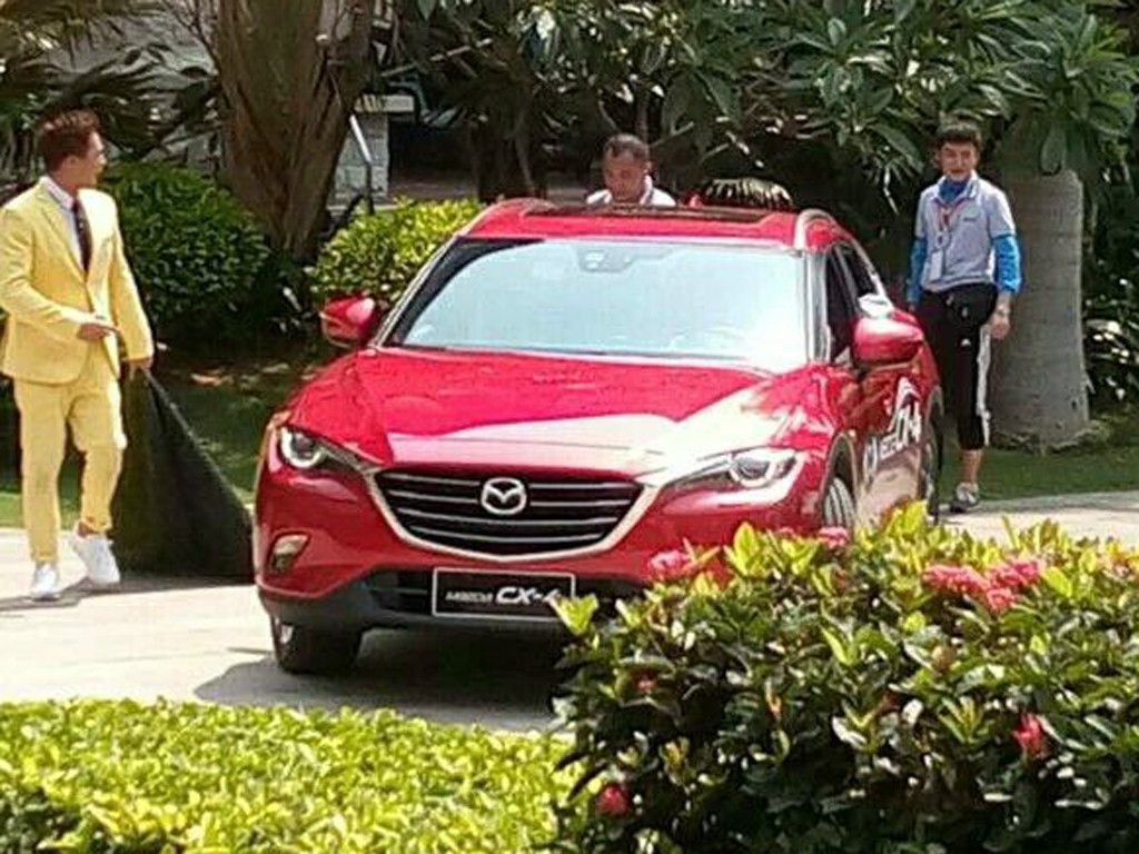 Xe Mazda CX-4 2016 được ph&aacute;t triển dựa tr&ecirc;n nền tảng của mẫu Concept Koeru