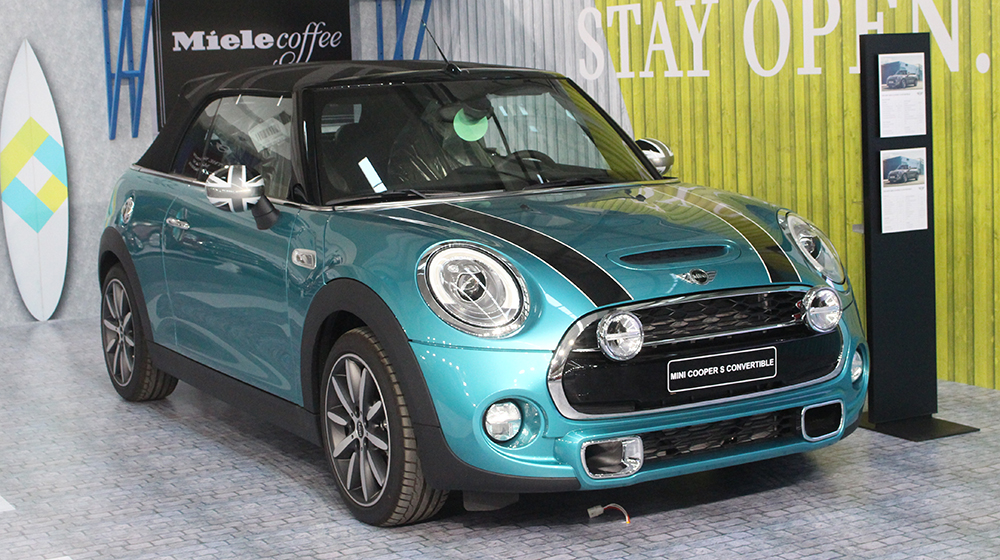 Xe MINI Cooper S Convertible có thiết kế độc đáo