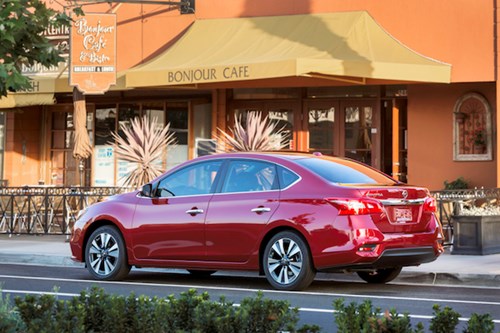 Nissan Sentra 2016 c&oacute; gi&aacute; b&aacute;n khởi điểm từ 16.780 USD
