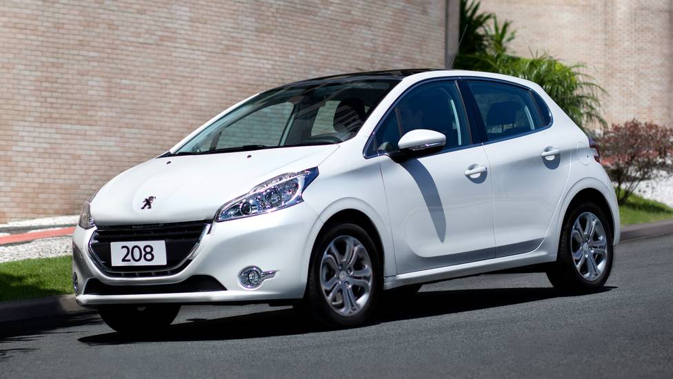 Xe Peugeot 208 l&agrave; một trong những mẫu xe chủ lực lu&ocirc;n đạt doanh số cao 