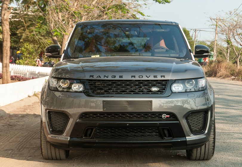 Chiếc xe Range Rover Sport SVR đầu ti&ecirc;n tại Việt Nam