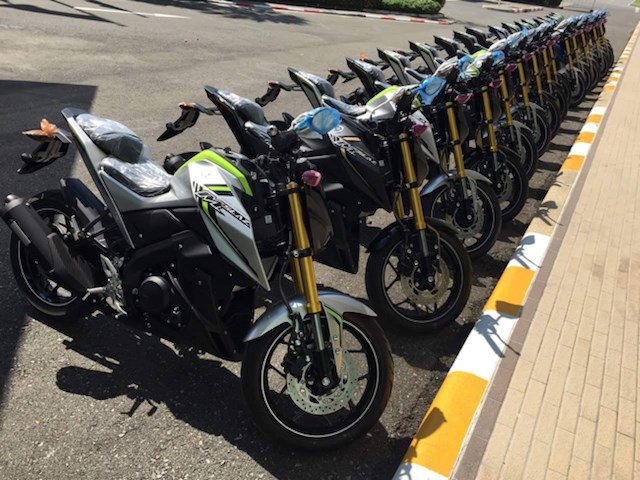 Xe Yamaha MT-15 hay M-Slaz l&agrave; mẫu naked bike được ph&aacute;t triển tr&ecirc;n nền tảng chiếc Sport YZF-R15 