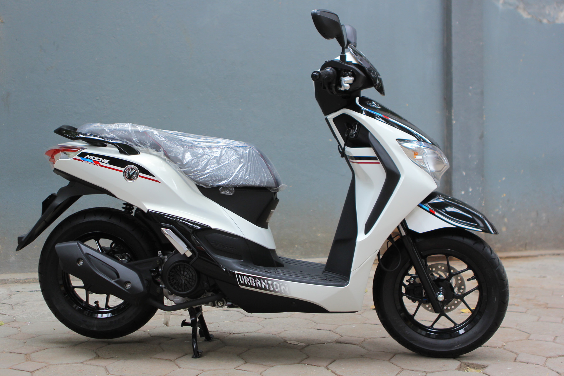 Xe tay ga mới Honda Moove c&oacute; d&aacute;ng vẻ hiện đại, thể thao hướng đến ph&acirc;n kh&uacute;c kh&aacute;ch h&agrave;ng trẻ tuổi