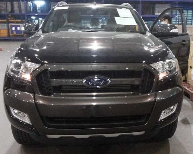Mẫu xe &ocirc; t&ocirc; mới Ford Ranger Wildtrak sở hữu nhiều chi tiết mạ cr&ocirc;m s&aacute;ng b&oacute;ng 