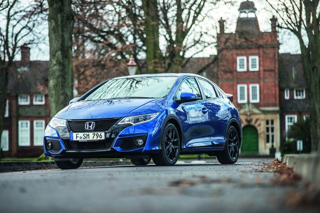 Vẻ thể thao mạnh mẽ của phi&ecirc;n bản xe &ocirc; t&ocirc; mới Honda Civic Sport tại trời &Acirc;u 