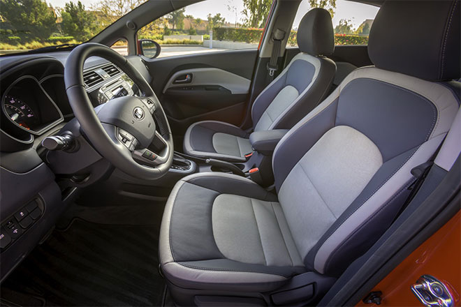 Nội thất với nhiều n&acirc;ng cấp vượt trội của Kia Rio phi&ecirc;n bản xe &ocirc; t&ocirc; mới gi&aacute; rẻ