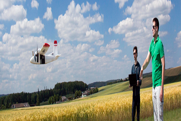 Aerobotics sử dụng m&aacute;y bay điều khiển từ xa v&agrave; c&aacute;c thuật to&aacute;n để gi&uacute;p n&ocirc;ng d&acirc;n theo d&otilde;i t&igrave;nh trạng c&acirc;y trồng. Ảnh: Internet 