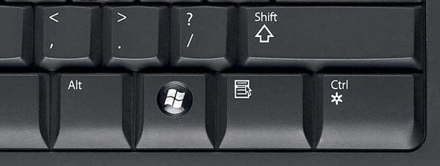 Nếu m&agrave;n h&igrave;nh m&aacute;y t&iacute;nh bị lộn ngược bạn c&oacute; thể dễ d&agrave;ng nhấn Control + Alt + ph&iacute;m mũi t&ecirc;n l&ecirc;n l&agrave; được. Ảnh minh họa