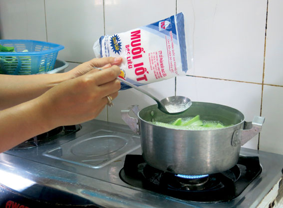 Cần bổ sung i-ốt v&agrave; c&aacute;c sản phẩm chứa i-ốt trong bữa ăn