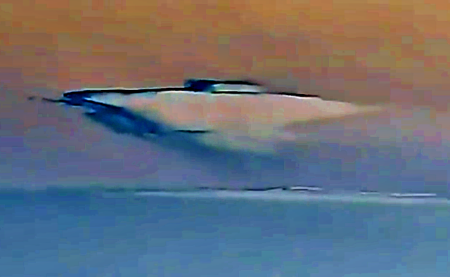  H&igrave;nh ảnh UFO được một người phụ nữ chụp được tại Ấn Độ. Ảnh: Theo: ufosightingsdaily
