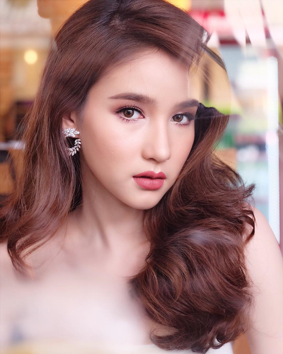 Vẻ đẹp &lsquo;h&uacute;t hồn&rsquo; của c&ocirc; g&aacute;i c&oacute; khả năng đăng quang Hoa hậu Chuyển giới A13win Ưu đãi Vip 2017