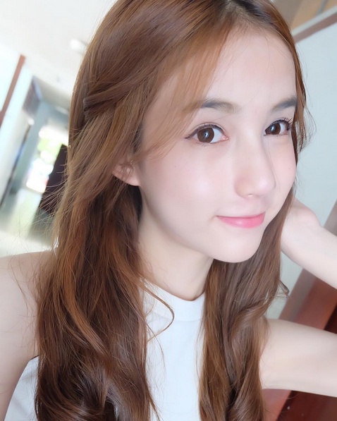 Vẻ đẹp &lsquo;h&uacute;t hồn&rsquo; của c&ocirc; g&aacute;i c&oacute; khả năng đăng quang Hoa hậu Chuyển giới A13win Ưu đãi Vip 2017