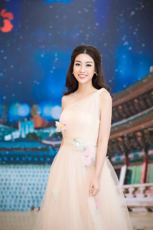 Người đẹp nổi tiếng học giỏi, hiền l&agrave;nh trong showbiz.