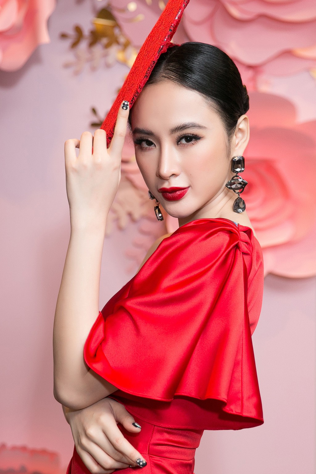 Angela Phương Trinh l&agrave; một trong những mỹ nh&acirc;n n&oacute;ng bỏng nhất showbiz Việt