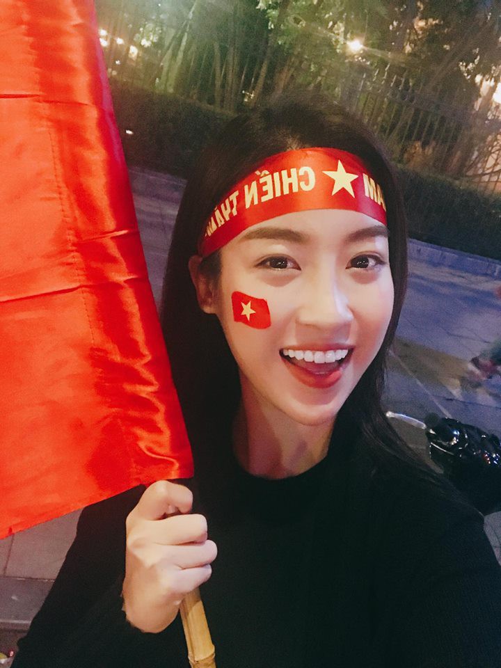 Người đẹp nổi tiếng học giỏi, hiền l&agrave;nh trong showbiz.