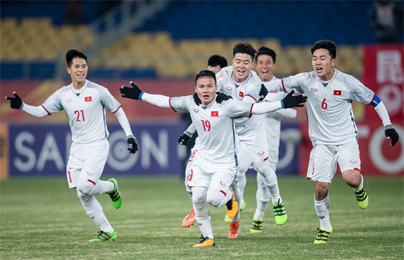 &lsquo;Giật m&igrave;nh&rsquo; trước chế độ ăn tập khắt khe của tuyển U23 Việt Nam 