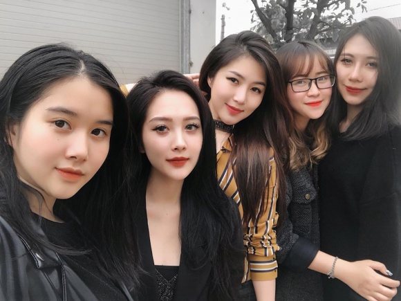 Cận cảnh nhan sắc &lsquo;vạn người m&ecirc;&rsquo; của em họ Hương Tr&agrave;m