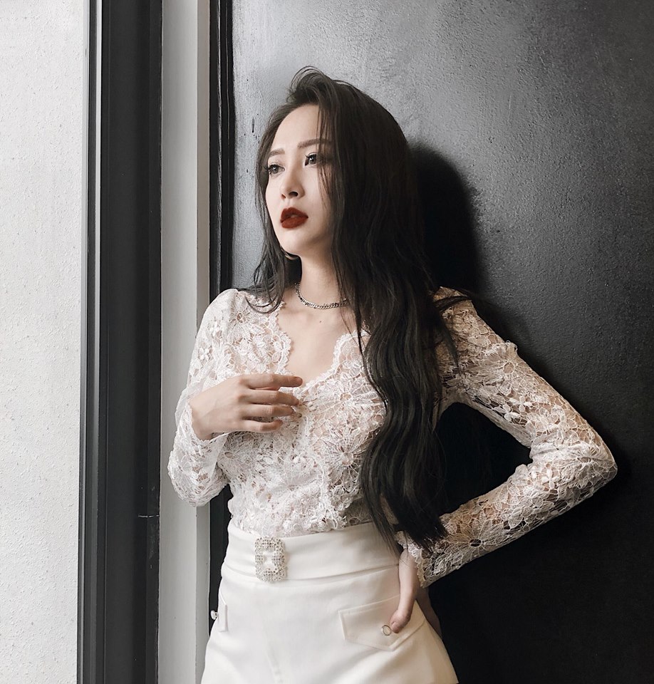 Cận cảnh nhan sắc &lsquo;vạn người m&ecirc;&rsquo; của em họ Hương Tr&agrave;m
