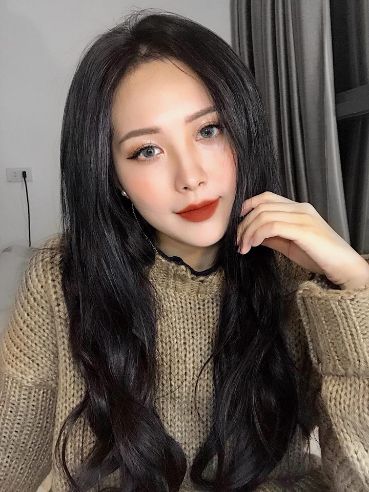 Cận cảnh nhan sắc &lsquo;vạn người m&ecirc;&rsquo; của em họ Hương Tr&agrave;m
