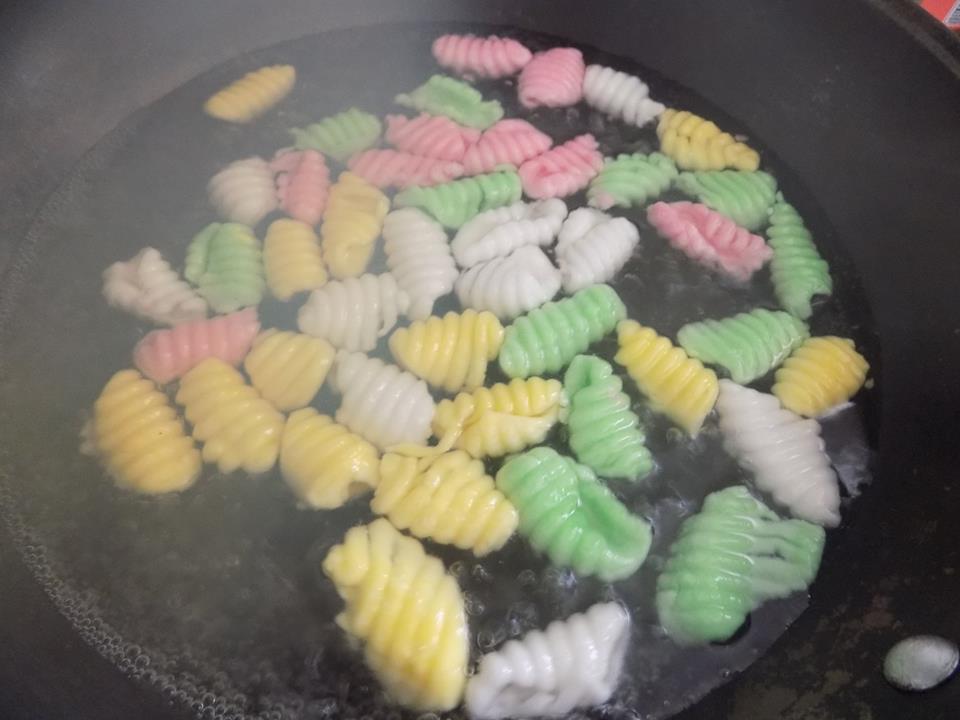 C&aacute;ch l&agrave;m ch&egrave; Th&aacute;i thơm ngon, thanh m&aacute;t cả nh&agrave; đều m&ecirc;